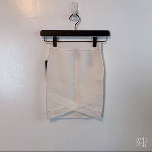 (NWT) Marciano Body Con Bandage Skirt White XS‎
